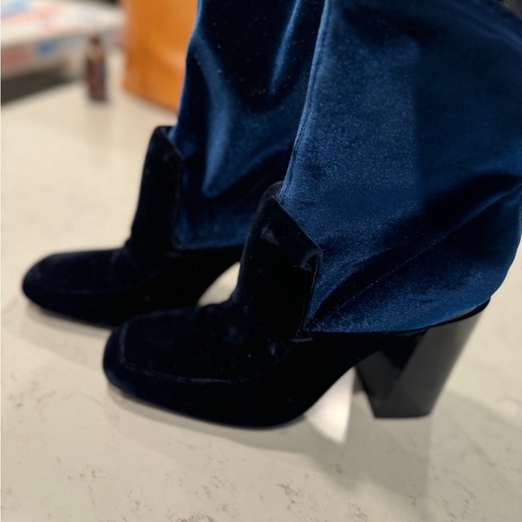 Gorgeous cobalt blue boots - Picture 2 of 7